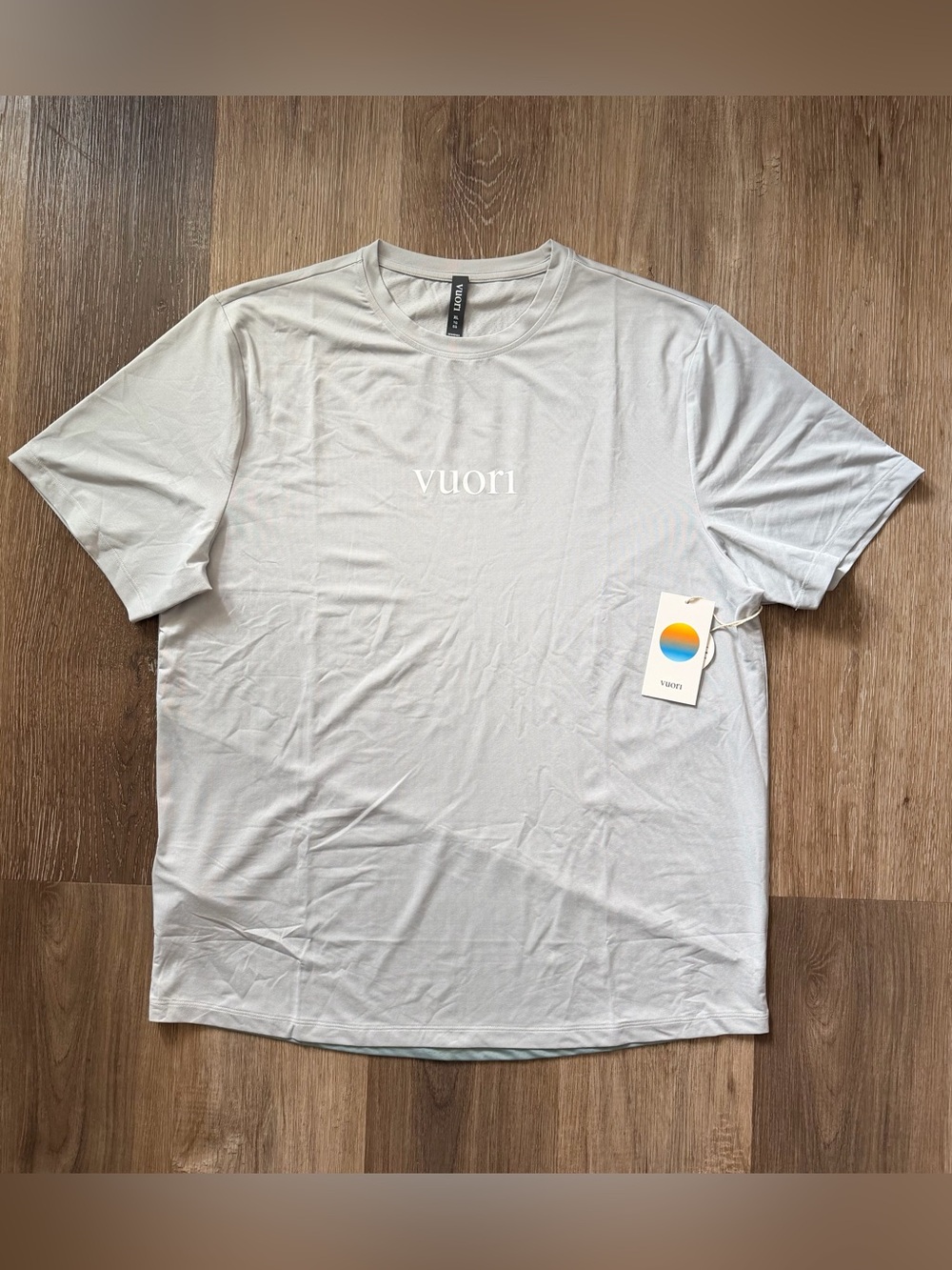 Vuori Short Sleeve Viewpoint Performance Tee 2.0 Sky  Grey Sz XL  V1113-P  NWT